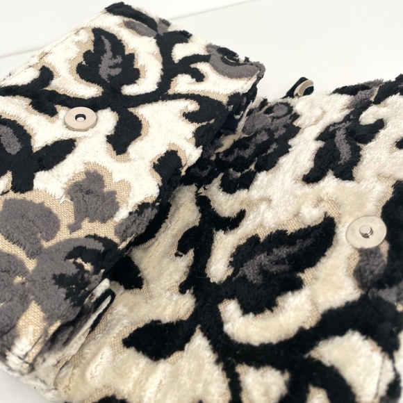 Elegant Black and White Satchel MINI - Picture 8 of 9